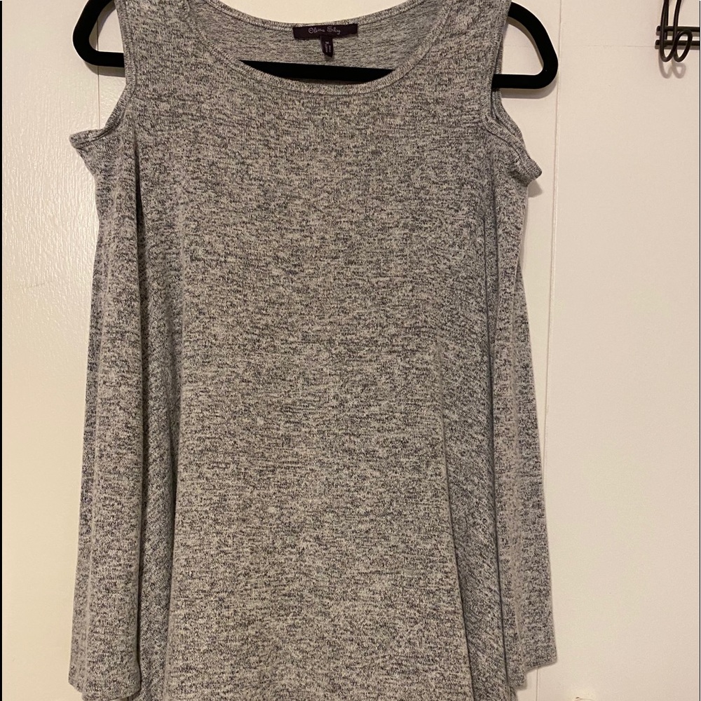 Light weight sweater